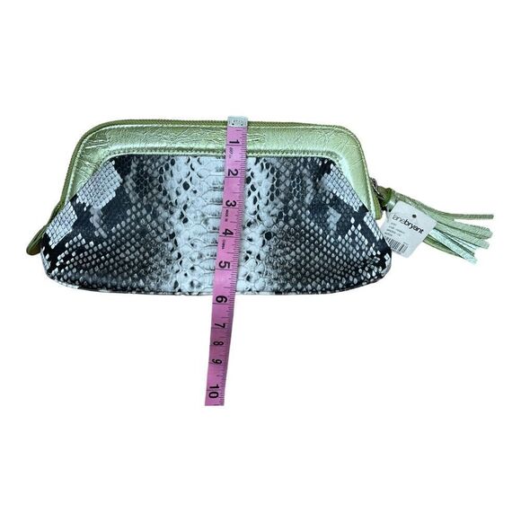 Lane Bryant Python White Black Pouch Clutch Bag Lime Green Tassel Lined New NWT - Picture 3 of 8